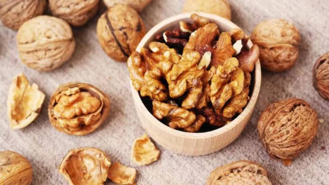 Ciğerlerdeki kiri söküp atıyor! Beyin ve göz için çok faydalı: Mutlaka günde bir avuç tüketin 13